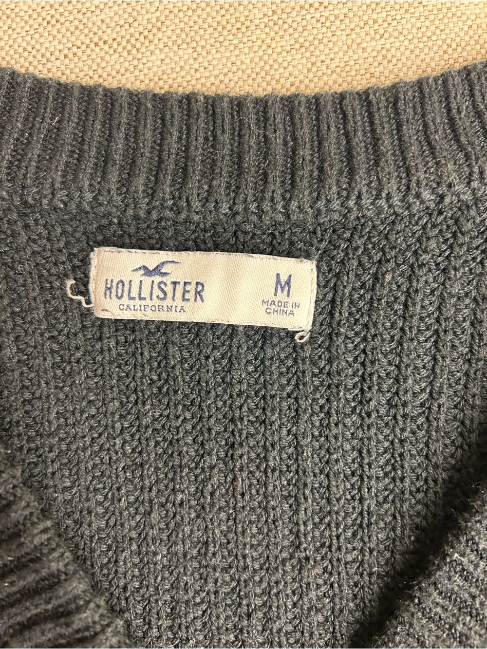 Hollister Black Cropped V-Neck Ribbed Cardigan - Picture 6 of 6
